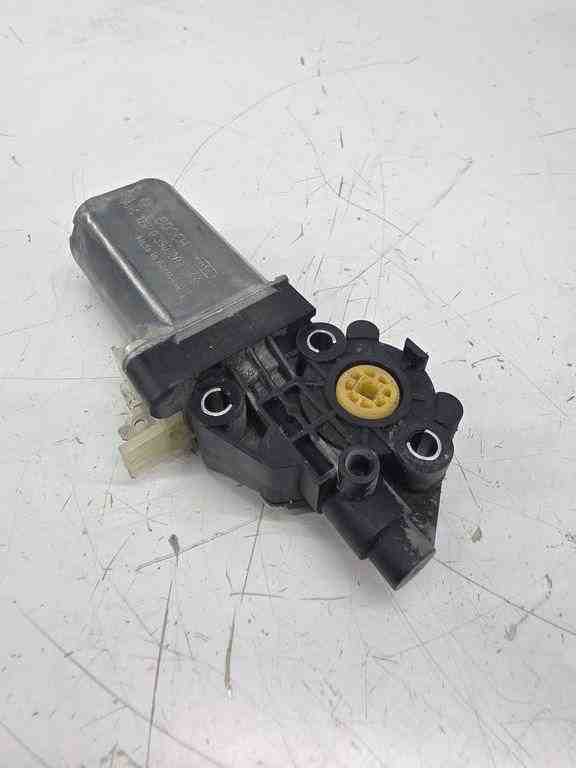PORSCHE Macan 1 generation (2013-2023) Front Left Seat Control Motor 0390203389 32445131